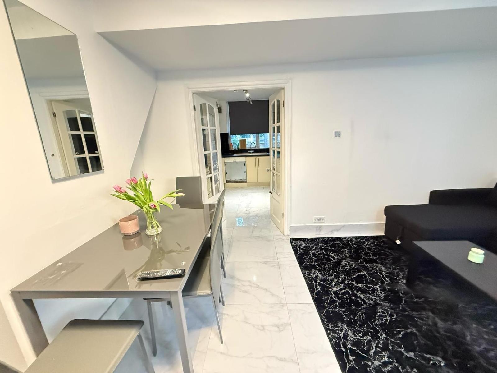 3 Bedroom Garden House Maida Vale Apartment London